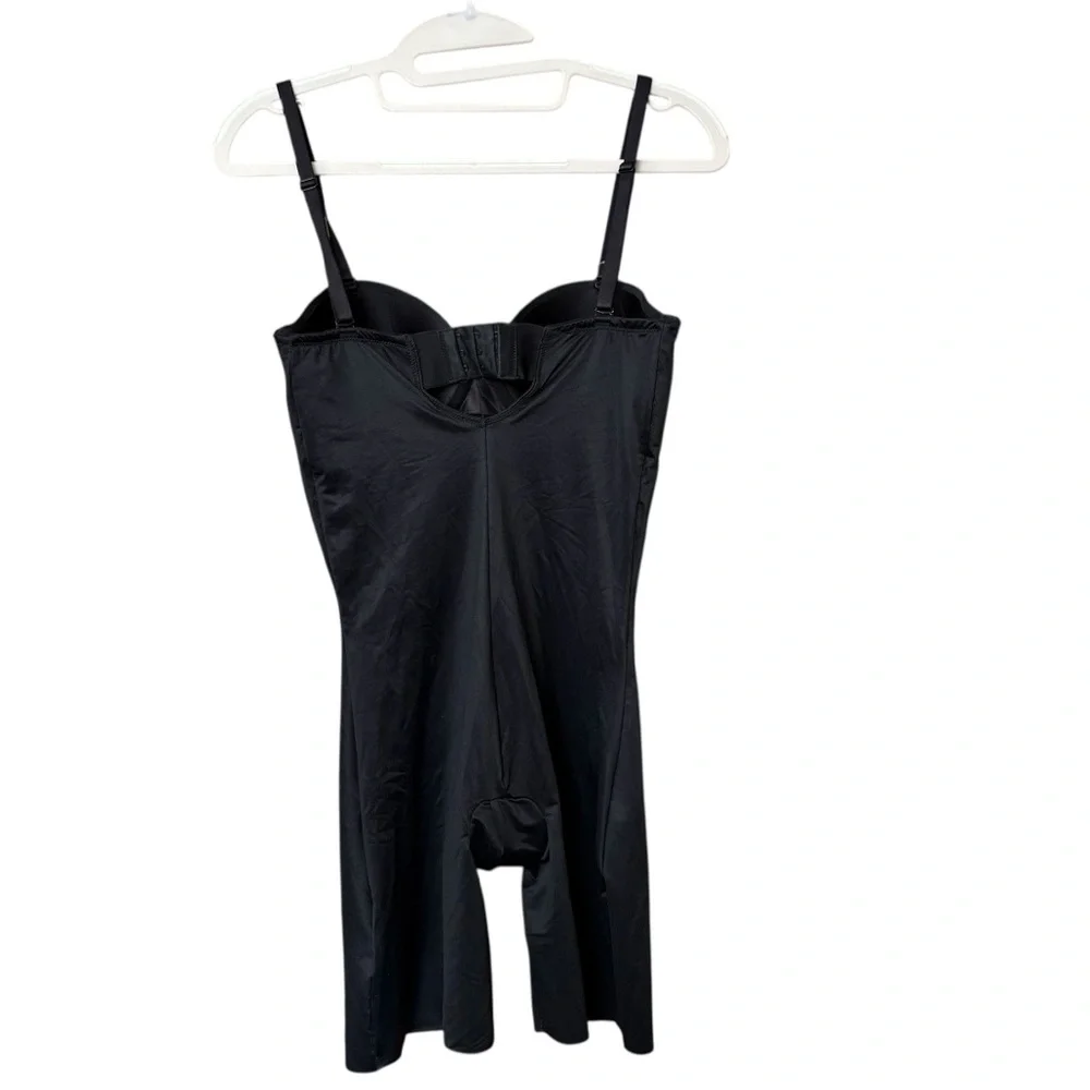 New SPANXshape Suit Your Fancy Strapless Cupped Mid-Thigh Bodysuit Size M‎ Black